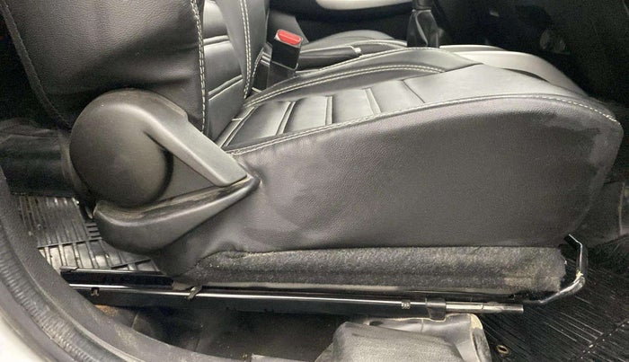 2015 Maruti Baleno DELTA PETROL 1.2, Petrol, Manual, 33,981 km, Driver Side Adjustment Panel