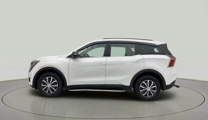 2022 Mahindra XUV700 AX 3 D MT 7 STR, Diesel, Manual, 63,670 km, Left Side