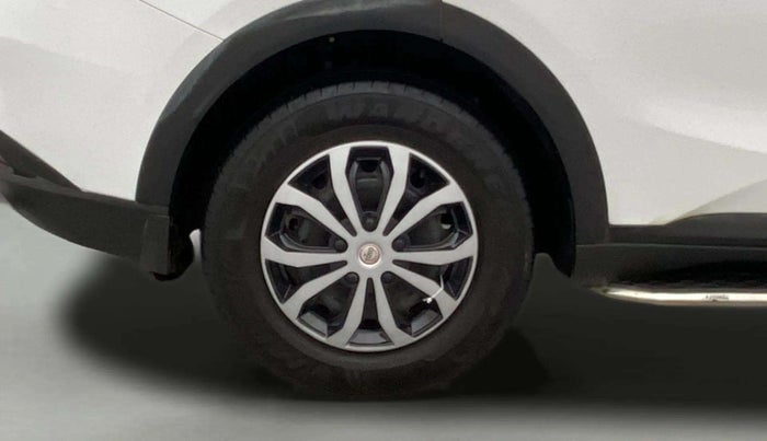 2022 Mahindra XUV700 AX 3 D MT 7 STR, Diesel, Manual, 63,670 km, Right Rear Wheel
