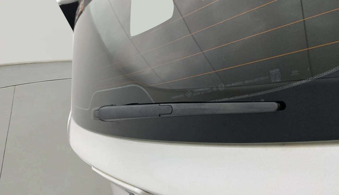 2022 Mahindra XUV700 AX 3 D MT 7 STR, Diesel, Manual, 63,670 km, Rear Wiper