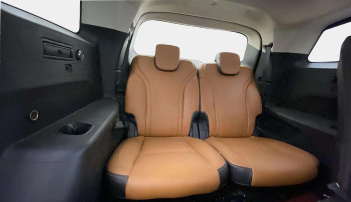 2022 Mahindra XUV700 AX 3 D MT 7 STR, Diesel, Manual, 63,670 km, Third Seat Row ( optional )