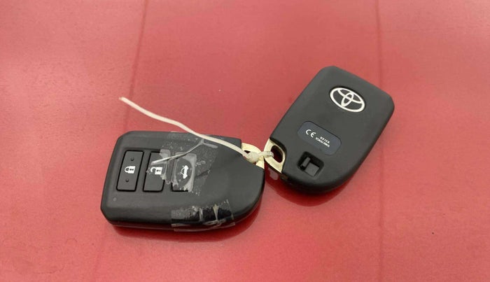 2018 Toyota YARIS G MT, Petrol, Manual, 40,958 km, Key Close Up