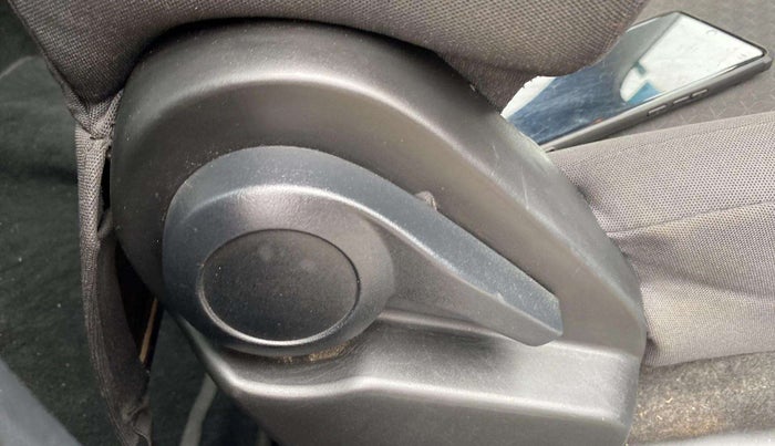 2022 Tata ALTROZ XT PETROL, Petrol, Manual, 11,659 km, Driver Side Adjustment Panel