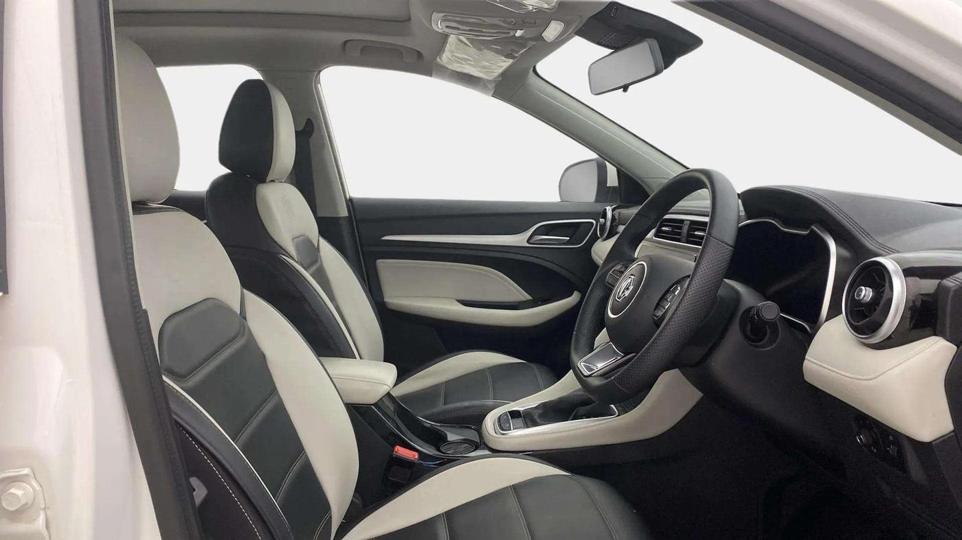 2024 MG ASTOR Select 1.5 CVT (Ivory), Petrol, Automatic, 11,763 km, Right Side Front Door Cabin
