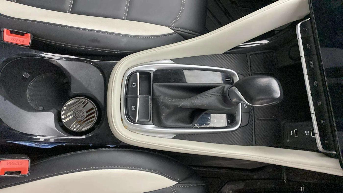 2024 MG ASTOR Select 1.5 CVT (Ivory), Petrol, Automatic, 11,763 km, Gear Lever