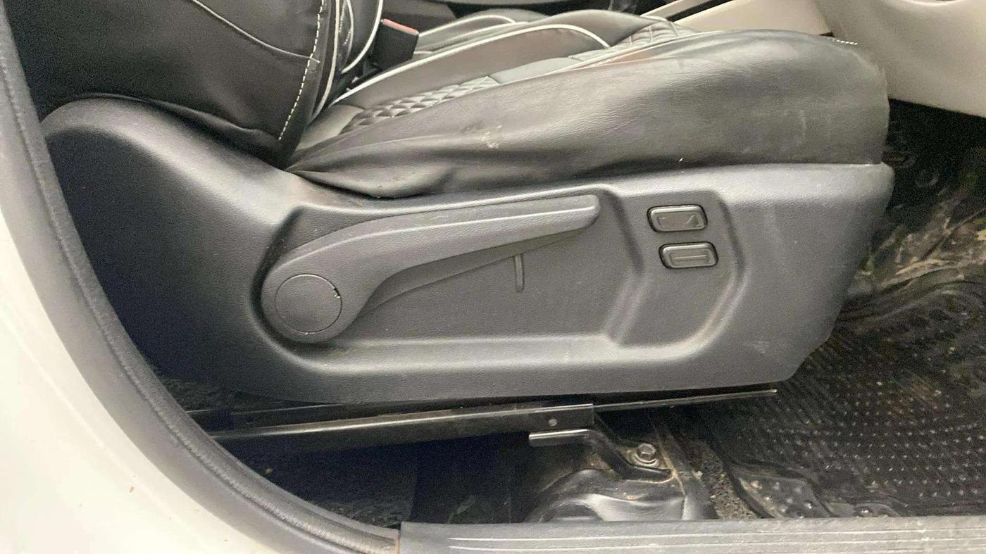 2022 Hyundai VENUE SX (O) 1.0 TURBO DCT, Petrol, Automatic, 76,002 km, Driver Side Adjustment Panel