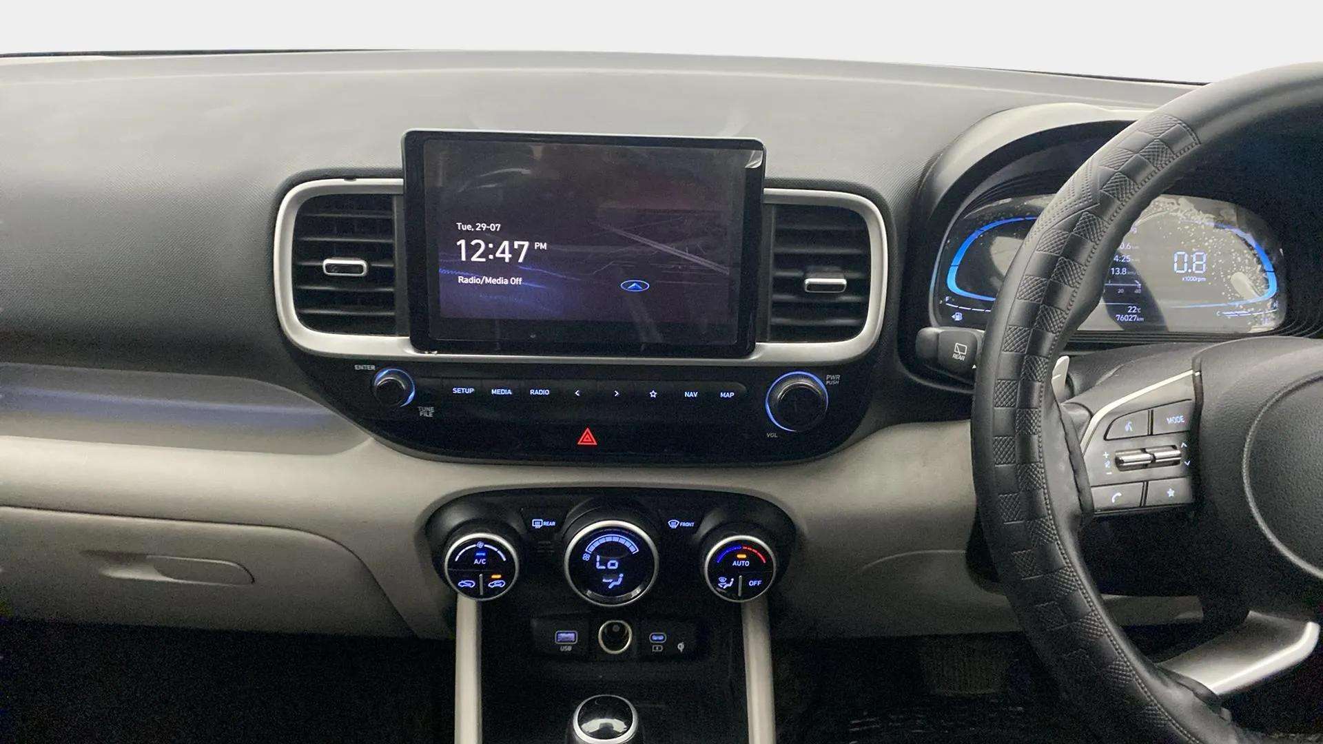 Center-console---infotainment-28