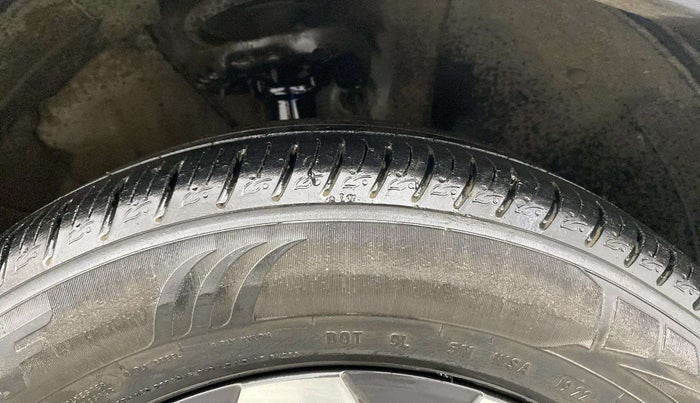 2022 Hyundai VENUE SX (O) 1.0 TURBO DCT, Petrol, Automatic, 76,002 km, Right Front Tyre Tread