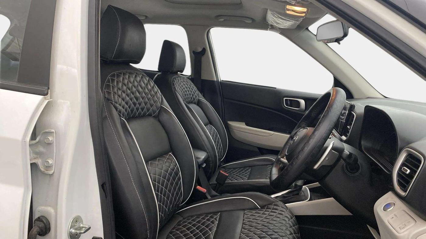 2022 Hyundai VENUE SX (O) 1.0 TURBO DCT, Petrol, Automatic, 76,002 km, Right Side Front Door Cabin