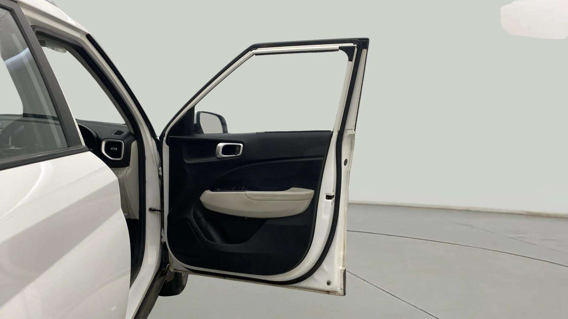 RHS-Front-Door-Open-32