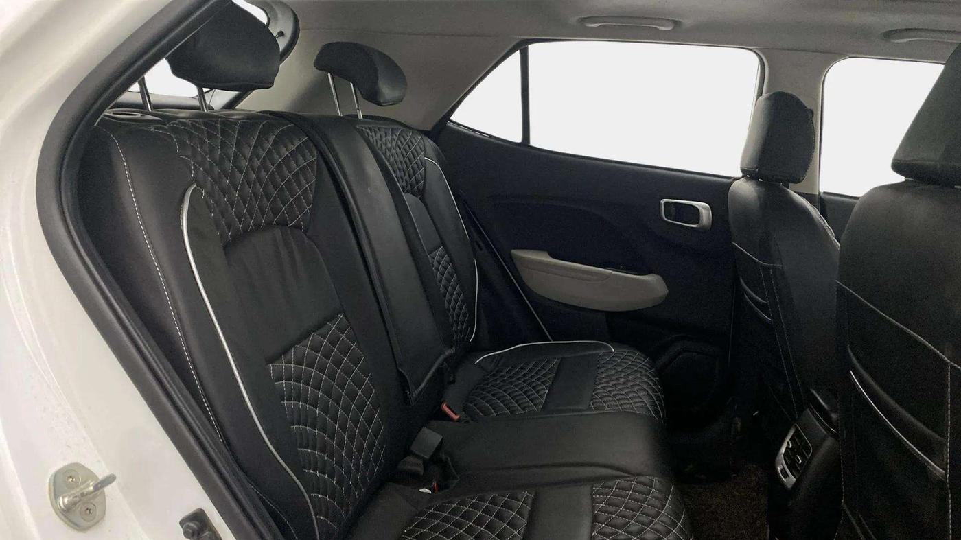 2022 Hyundai VENUE SX (O) 1.0 TURBO DCT, Petrol, Automatic, 76,002 km, Right Side Rear Door Cabin