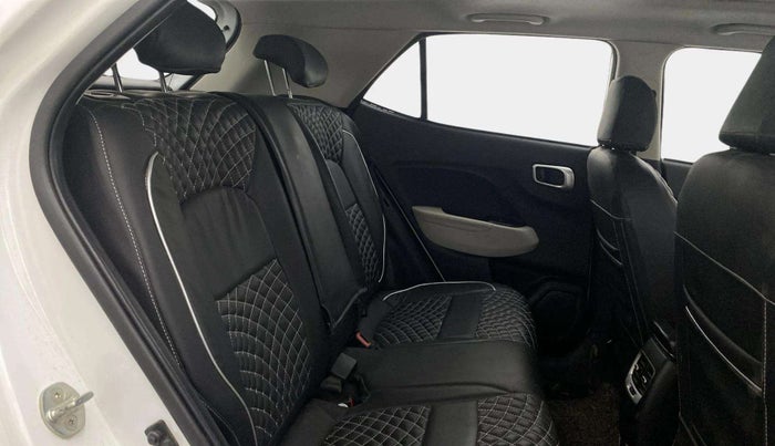2022 Hyundai VENUE SX (O) 1.0 TURBO DCT, Petrol, Automatic, 76,002 km, Right Side Rear Door Cabin