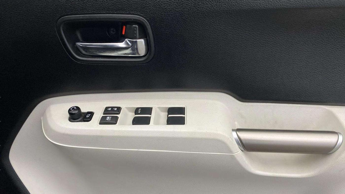 2018 Maruti IGNIS ALPHA 1.2 AMT, Petrol, Automatic, 8,153 km, Driver Side Door Panels Control