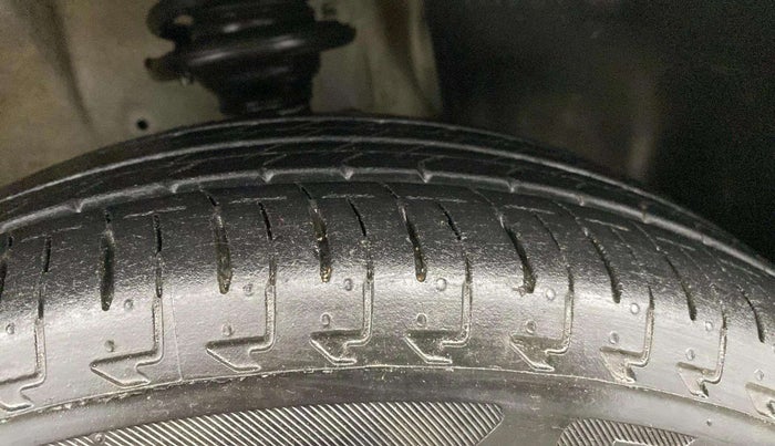2018 Maruti IGNIS ALPHA 1.2 AMT, Petrol, Automatic, 8,153 km, Right Front Tyre Tread