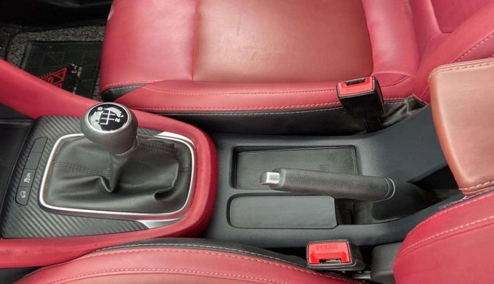 2022 MG ASTOR SUPER 1.5 MT, Petrol, Manual, 18,212 km, Gear Lever