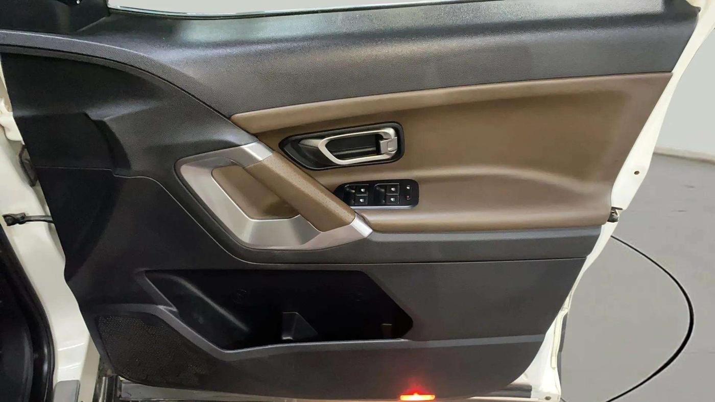 2019 Tata Harrier XZ 2.0L, Diesel, Manual, 71,433 km, Driver Side Door Panels Control