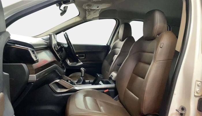2019 Tata Harrier XZ 2.0L, Diesel, Manual, 71,343 km, Right Side Front Door Cabin