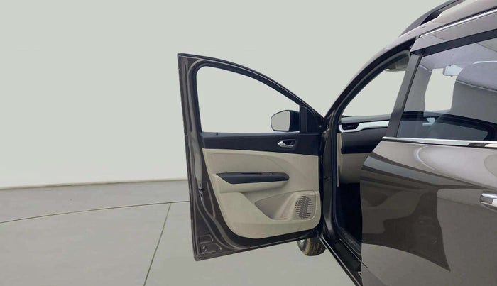 2023 Renault TRIBER RXZ, Petrol, Manual, 7,968 km, LHS Front Door