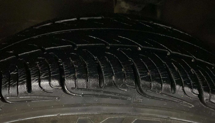 2018 Maruti Alto K10 VXI, Petrol, Manual, 32,809 km, Left Front Tyre Tread