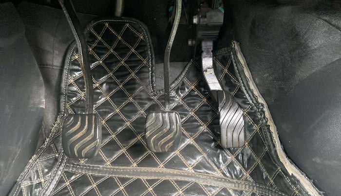 2022 Nissan MAGNITE XV MT, Petrol, Manual, 44,978 km, Pedals