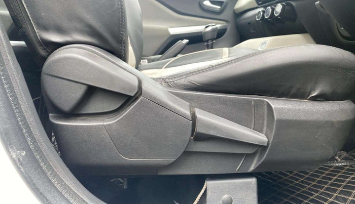 2022 Nissan MAGNITE XV MT, Petrol, Manual, 44,978 km, Driver Side Adjustment Panel