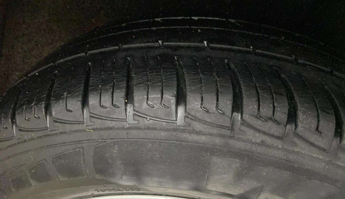 2019 Maruti Vitara Brezza VDI, Diesel, Manual, 40,543 km, Right Rear Tyre Tread