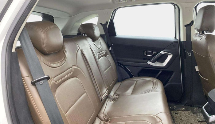 2021 Tata Harrier XT PLUS 2.0L KRYOTEC, Diesel, Manual, 54,409 km, Right Side Rear Door Cabin