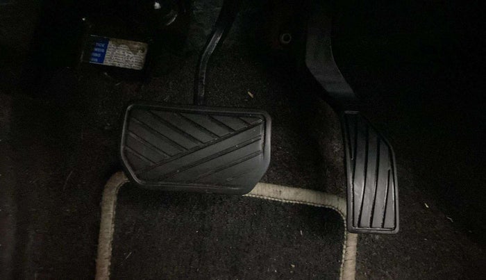 2018 Maruti Vitara Brezza ZDI AMT, Diesel, Automatic, 76,028 km, Pedals