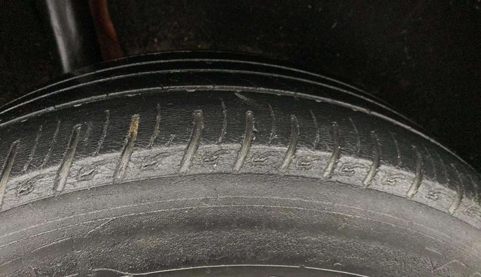 2018 Maruti Vitara Brezza ZDI AMT, Diesel, Automatic, 76,028 km, Right Rear Tyre Tread
