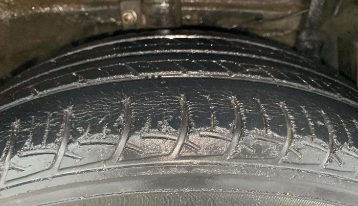 2016 Maruti Swift Dzire ZDI AMT, Diesel, Automatic, 67,756 km, Right Front Tyre Tread