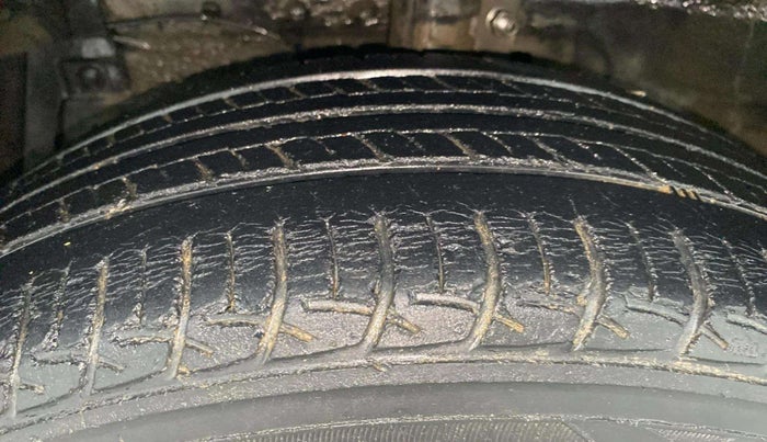 2016 Maruti Swift Dzire ZDI AMT, Diesel, Automatic, 67,756 km, Left Front Tyre Tread