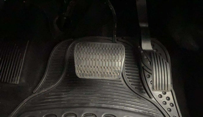 2022 Tata NEXON XZA PLUS (PREMIUM) KAZIRANGA PETROL, Petrol, Automatic, 21,418 km, Pedals