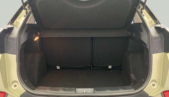 2022 Tata NEXON XZA PLUS (PREMIUM) KAZIRANGA PETROL, Petrol, Automatic, 21,418 km, Boot Inside