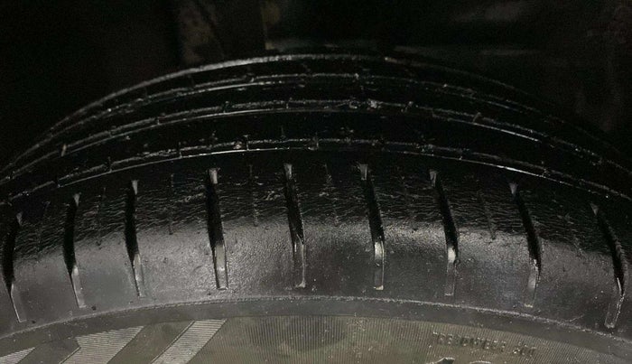 2021 Tata PUNCH CREATIVE  MT, Petrol, Manual, 49,135 km, Right Front Tyre Tread