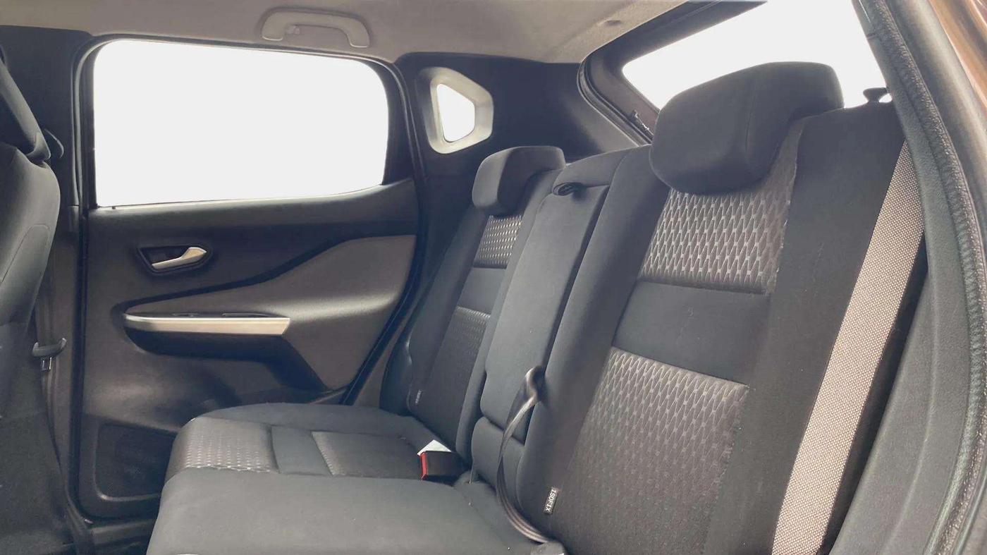 2021 Nissan MAGNITE XL TURBO, Petrol, Manual, 27,185 km, Right Side Rear Door Cabin