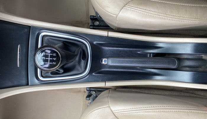 2022 Maruti Ciaz ALPHA 1.5 SHVS PETROL, CNG, Manual, 66,002 km, Gear Lever