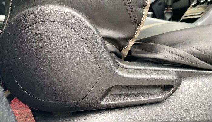 2023 Tata NEXON XM SUNROOF PETROL, Petrol, Manual, 21,216 km, Driver Side Adjustment Panel