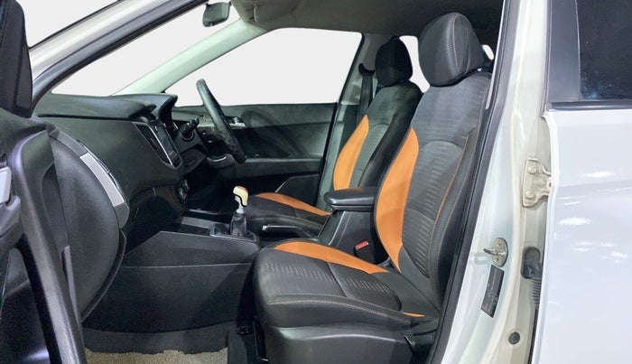 2019 Hyundai Creta SX 1.6 PETROL DUAL TONE, Petrol, Manual, 1,05,488 km, Right Side Front Door Cabin