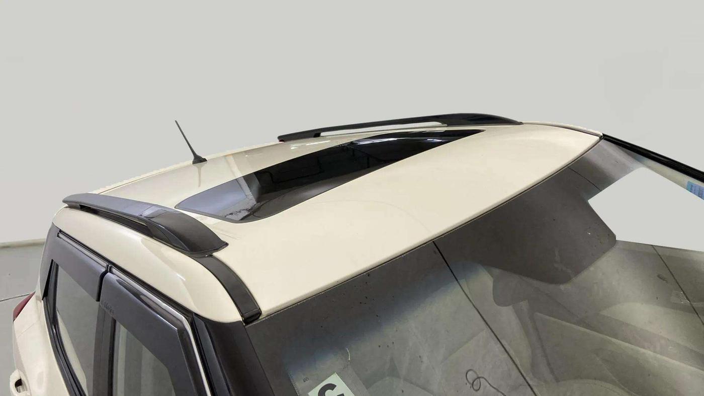 2022 Mahindra XUV300 W8 (O) 1.2 PETROL, Petrol, Manual, 62,936 km, Roof