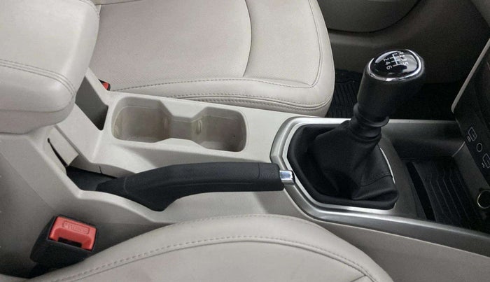 2022 Mahindra XUV300 W8 (O) 1.2 PETROL, Petrol, Manual, 62,936 km, Gear Lever