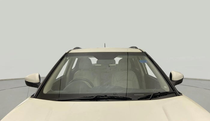 2022 Mahindra XUV300 W8 (O) 1.2 PETROL, Petrol, Manual, 62,936 km, Front Windshield