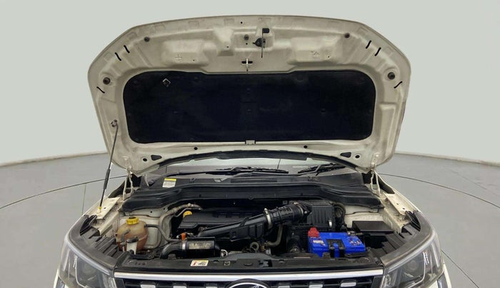 2022 Mahindra XUV300 W8 (O) 1.2 PETROL, Petrol, Manual, 62,936 km, Open Bonet