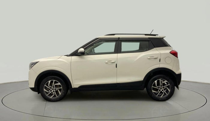 2022 Mahindra XUV300 W8 (O) 1.2 PETROL, Petrol, Manual, 62,936 km, Left Side