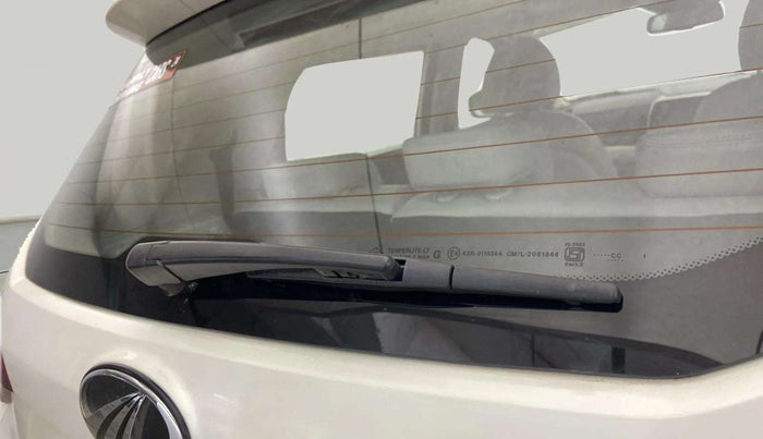 2022 Mahindra XUV300 W8 (O) 1.2 PETROL, Petrol, Manual, 62,936 km, Rear Wiper