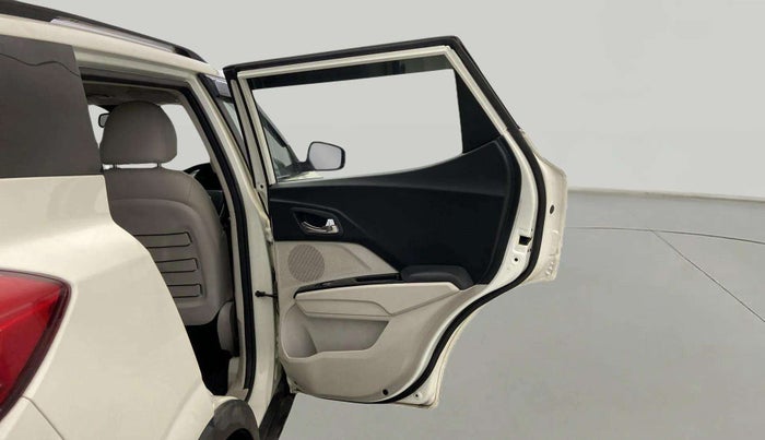 2022 Mahindra XUV300 W8 (O) 1.2 PETROL, Petrol, Manual, 62,936 km, RHS Rear Door