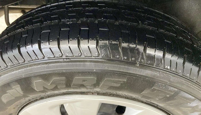 2015 Maruti Swift Dzire VXI, Petrol, Manual, 71,051 km, Left Front Tyre Tread