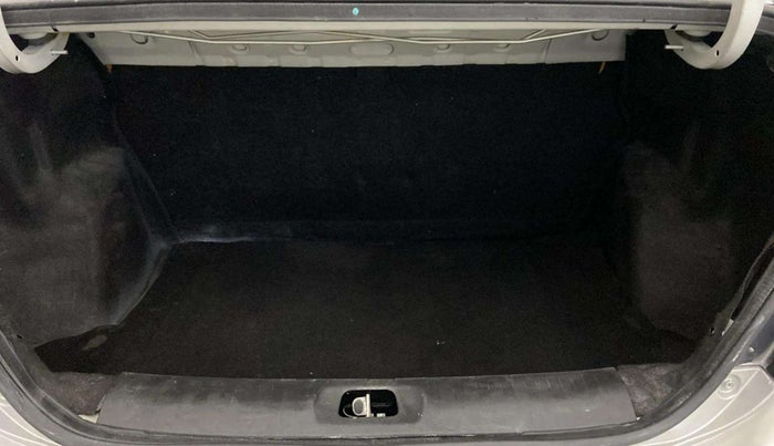 2015 Maruti Swift Dzire VXI, Petrol, Manual, 71,051 km, Boot Open Zoomed View