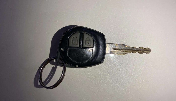 2016 Maruti Swift VXI, Petrol, Manual, 42,709 km, Key Close Up
