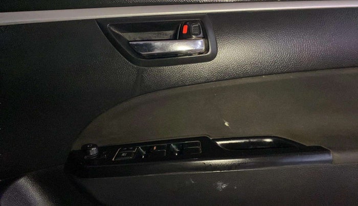 2016 Maruti Swift VXI, Petrol, Manual, 42,709 km, Driver Side Door Panels Control
