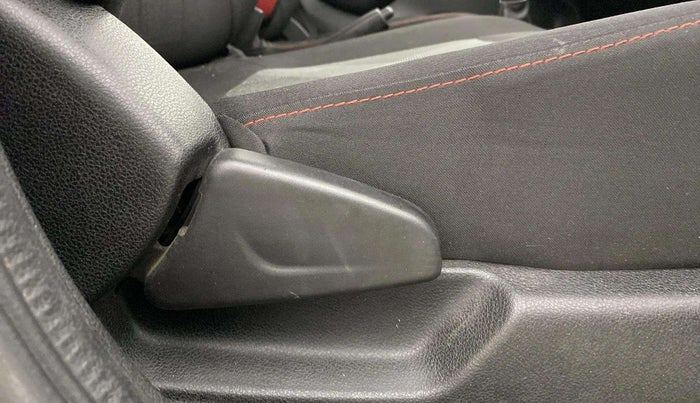 2021 Renault Kwid RXT 0.8, Petrol, Manual, 35,024 km, Driver Side Adjustment Panel
